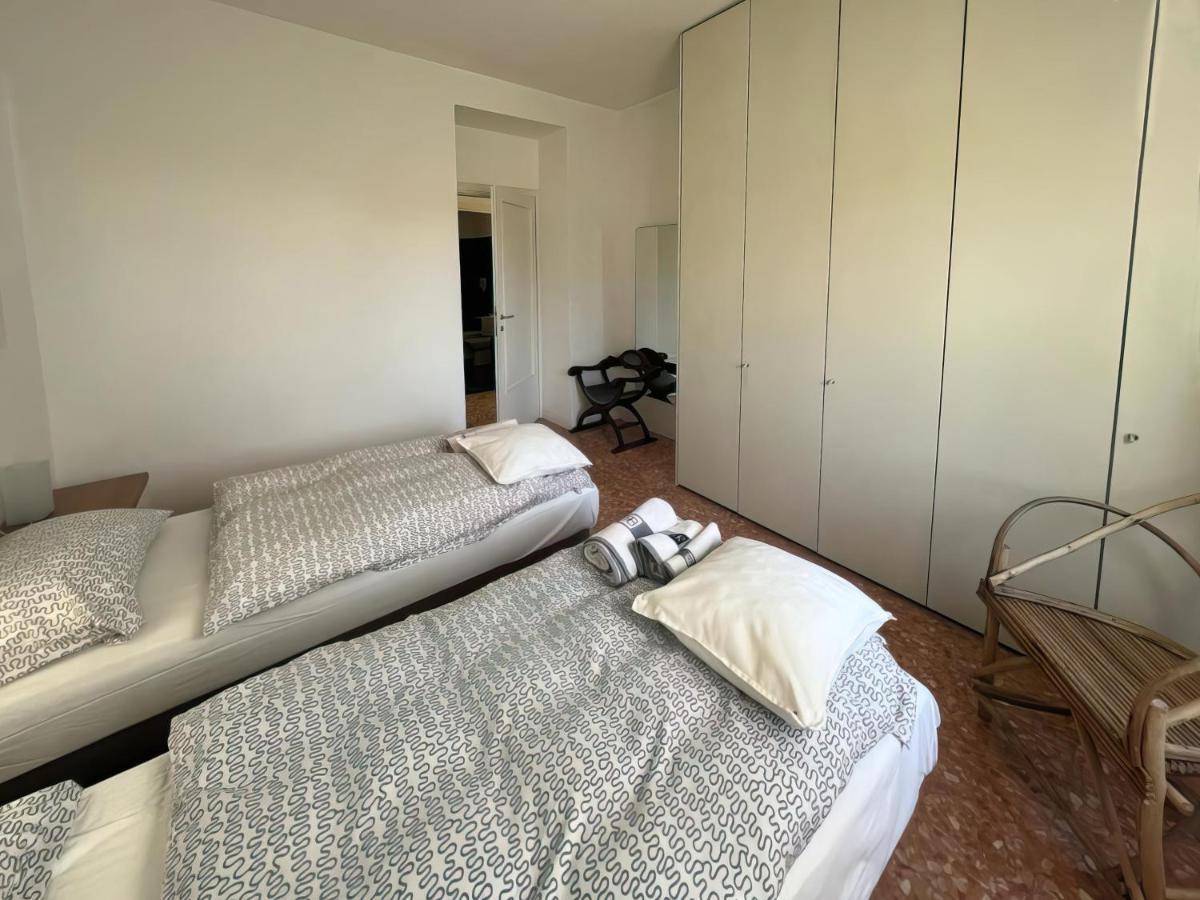 Casa Vacanze Le Violette Villa Brunate Ngoại thất bức ảnh