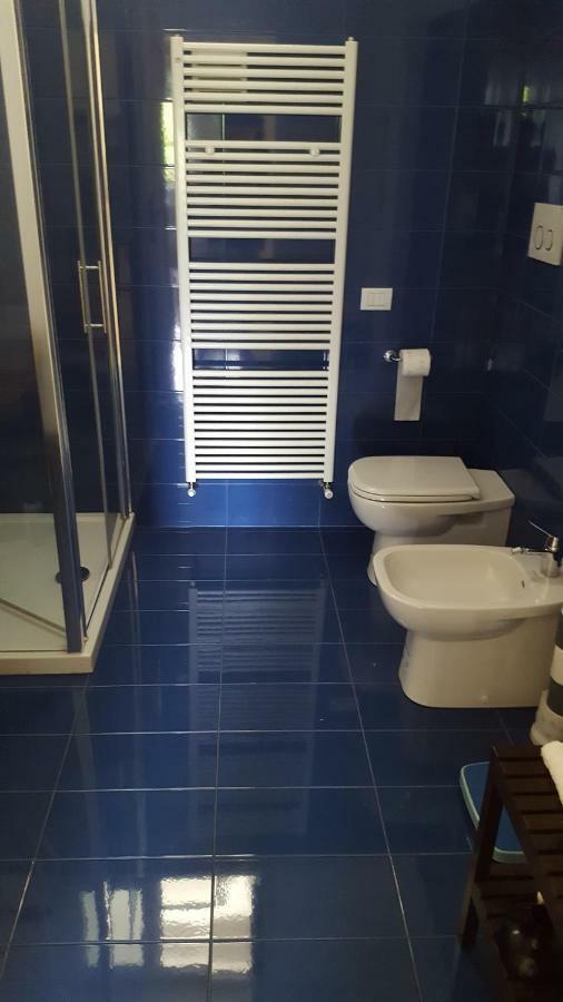 Casa Vacanze Le Violette Villa Brunate Ngoại thất bức ảnh